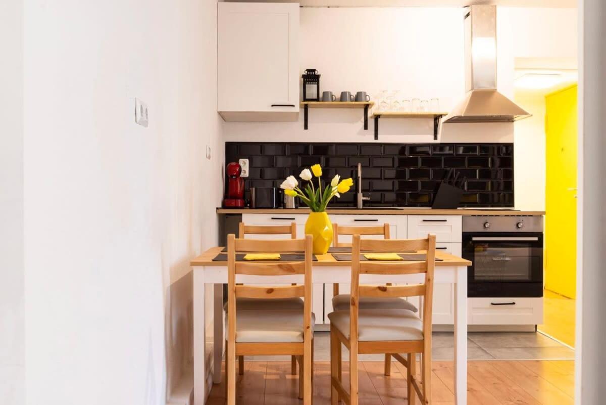 2 Bedroom In Great Location In Kreuzberg Berlijn Buitenkant foto